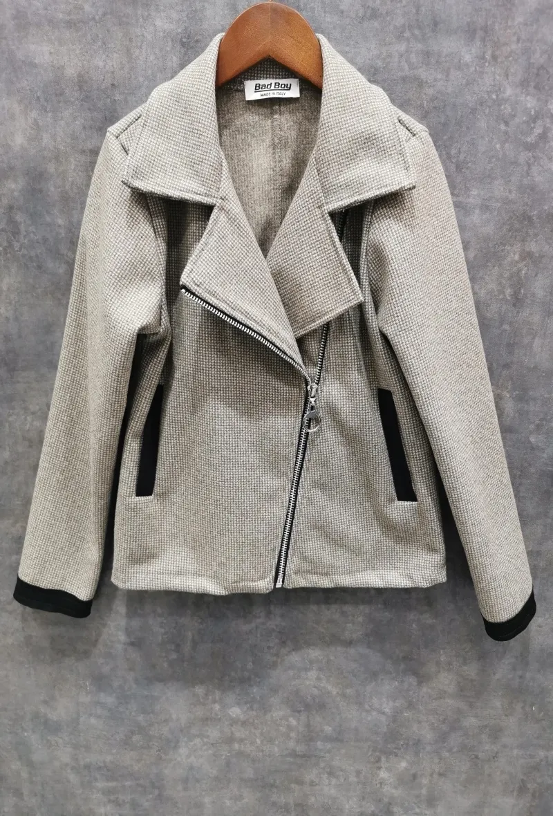 Dicke Perfecto-Jacke mit Minikaro