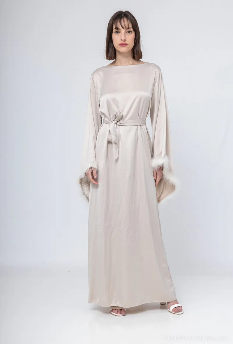 Langes Kleid, Satin, einfarbig, lange Ärmel, Federn