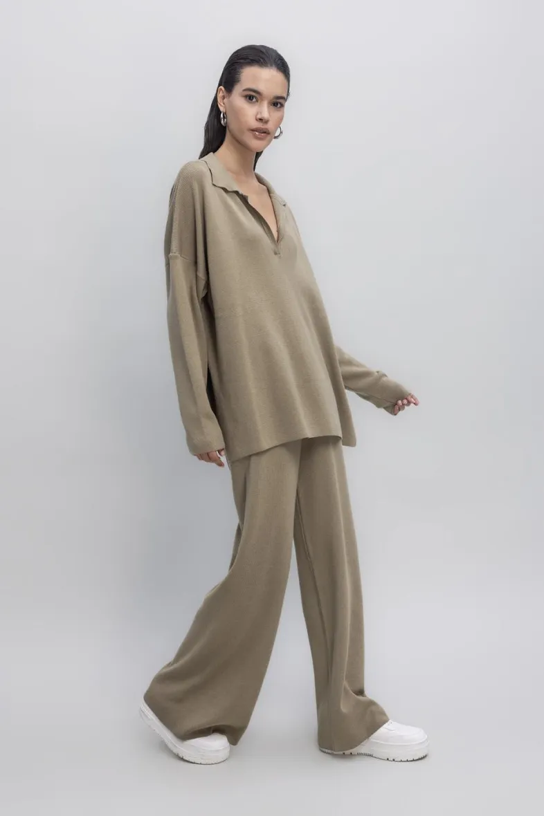 Outfit Oversize-Pullover mit Kragen und weite Strickhose - BSL