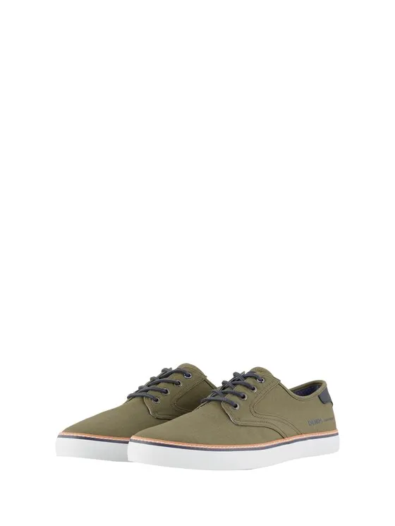 Sneaker aus Wildleder