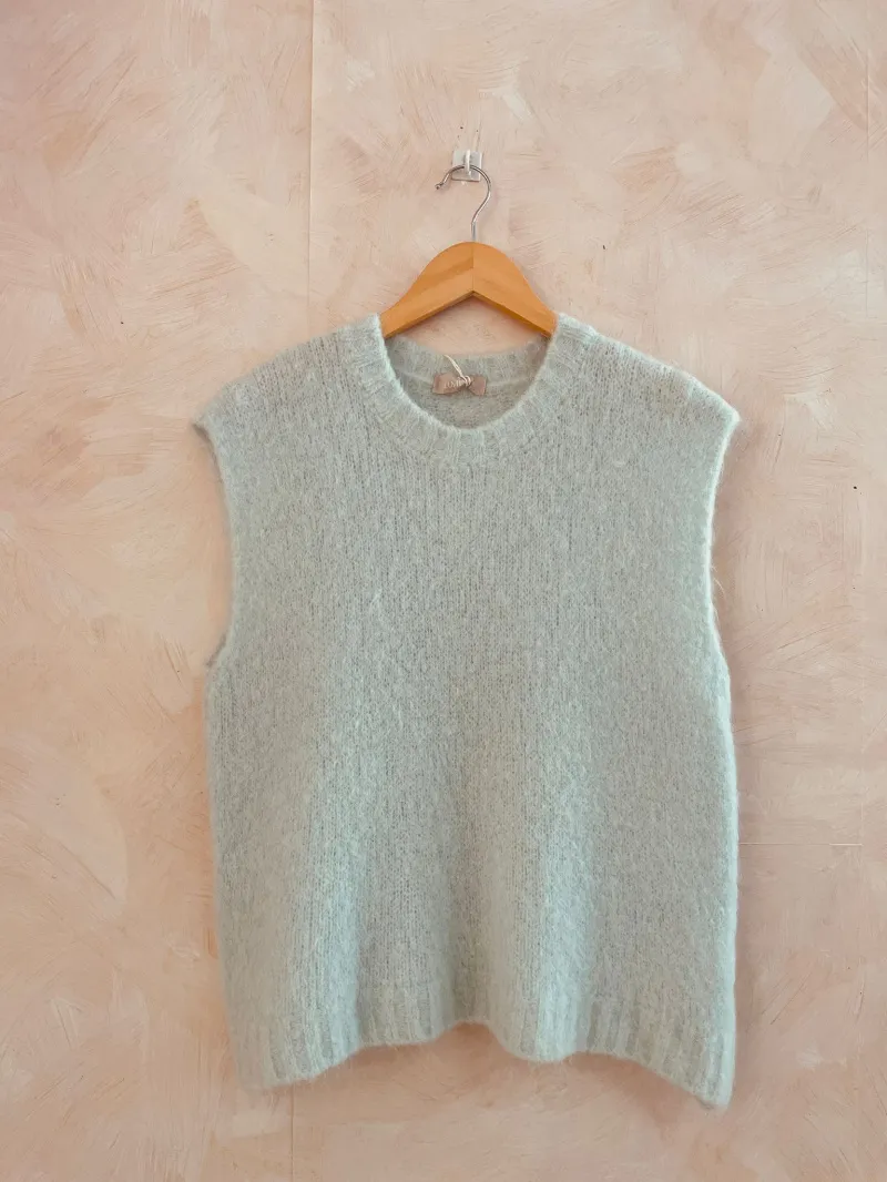 Superweicher, ärmelloser Pullover mit Alpaka-Touch